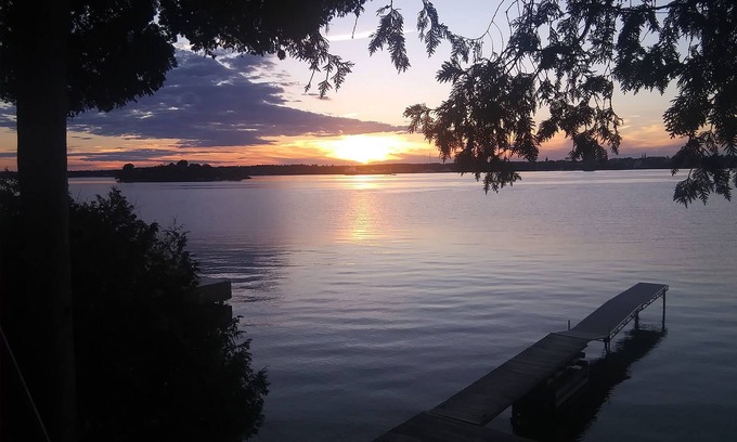 Brier Hill Cabaña | 2 Bedroom seasonal Cottage/Camp on the St Lawrence River -sleeps 6.