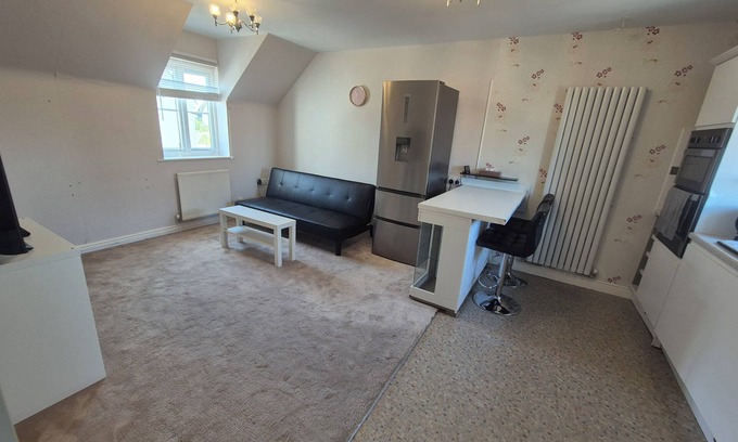 Bury St Edmunds Casa | 2 bedroom, self contained house with parking spaces, can cater up to 6 people