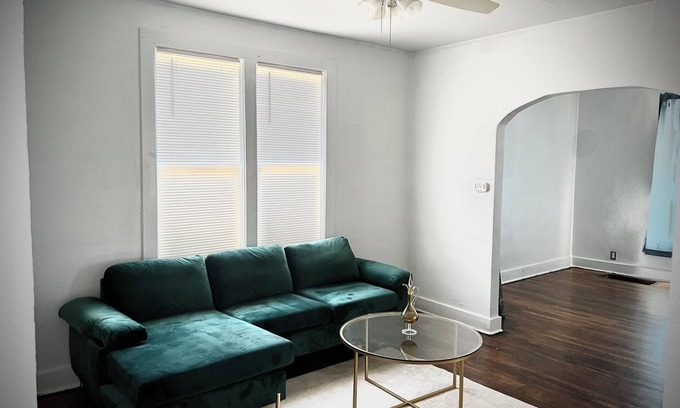 Pueblo Casa | 🌅 2-bedroom Spacious house. Close City Center & State Fair
