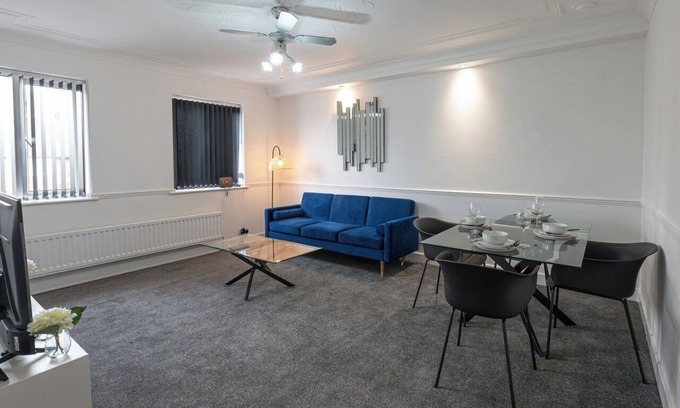 Stoke-on-Trent Apartamento | 2-bedroom- Stoke-on-Trent-Sleeps 5-PetsOk