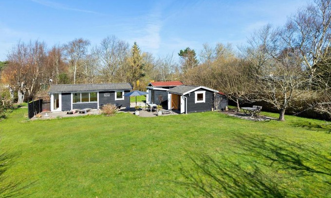 Holloselund Casa | 2 Bedroom Stunning Home In Tisvildeleje