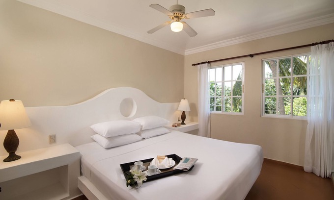 Cofresi Complejo | 2-bedroom Suite at Beach Resort, All-inclusive VIP