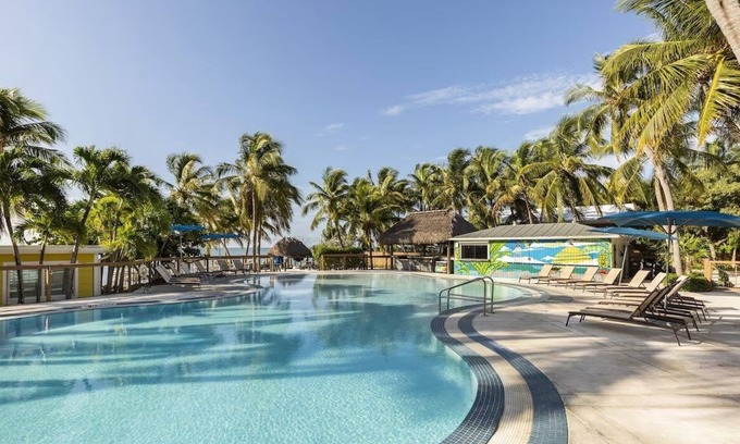Islamorada Complejo | 2 Bedroom Suite w/ Kitchenette, Outdoor Pool, Free Parking & Pet Friendly!
