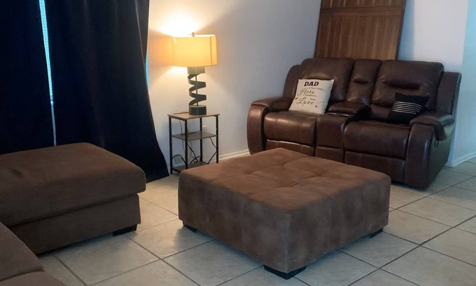 Lauderhill Apartamento | 2-bedroom townhouse in fantastic Lauderhill, Kings