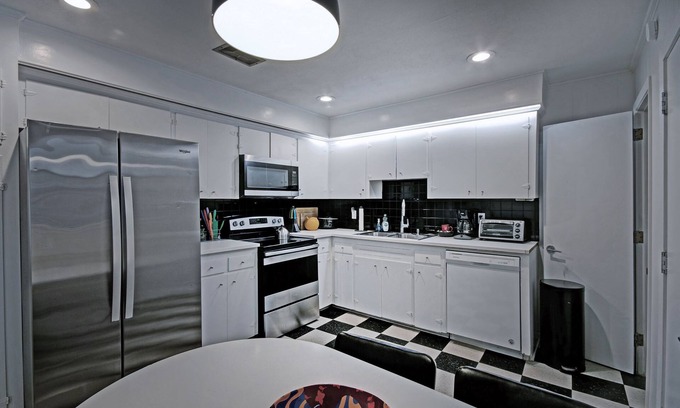 Fondren Casa | 2 Bedroom Unit Near Hospitals in Fondren Jackson