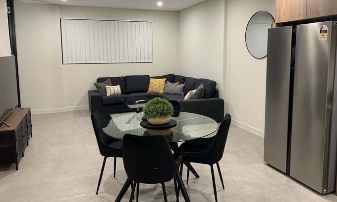 Kingswood Apartamento | 2 Bedroom Unit - Wifi -Foxtel - Wheelchair Accessible