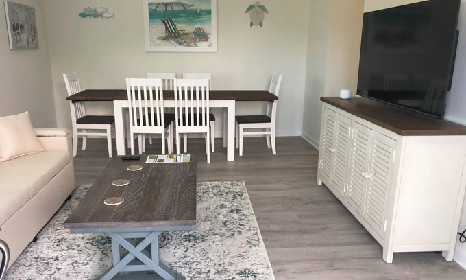 Ocean Cay Apartamento | 2-bedroom unit with beautiful ocean views, only steps from the beach!!!