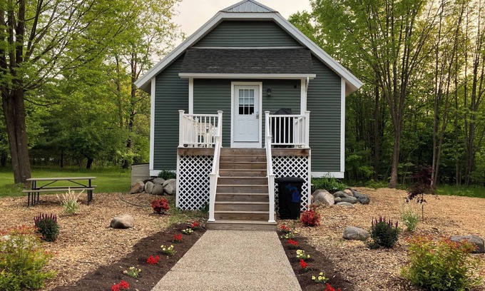 Petoskey Casa | 2-bedroom up north country home with AC, WiFi, near Petoskey. Pet free.