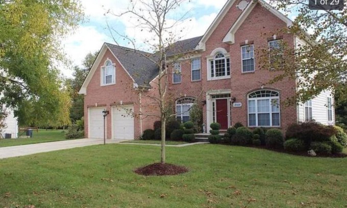 Woodmore Apartamento | 2 Bedroom Upscale Basement Apartment
