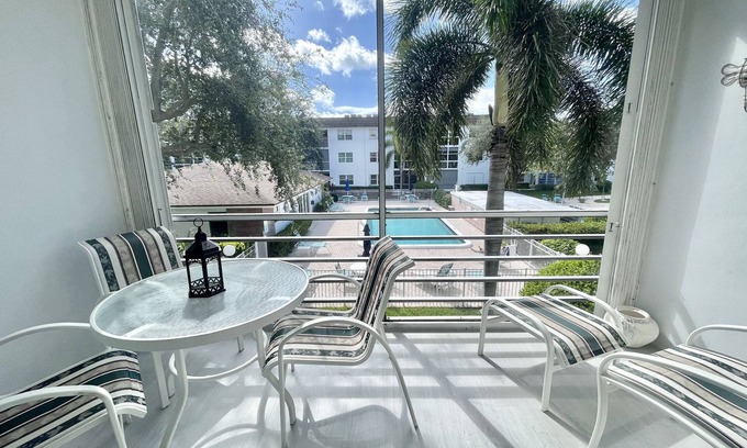 Bel Air Condominio | 2 Bedroom Condo just steps from the beach