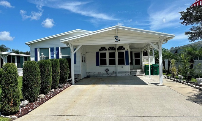 Barefoot Bay Casa | 2-bedroom vacation home 23 minutes from Wabasso Beach Park
