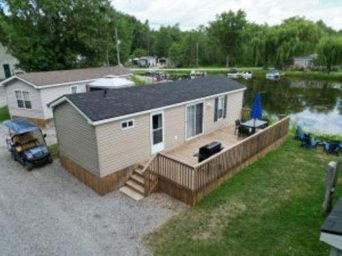Campbellford Casa | 2 Bedroom Waterfront Cottage Cedar Point Cres 2