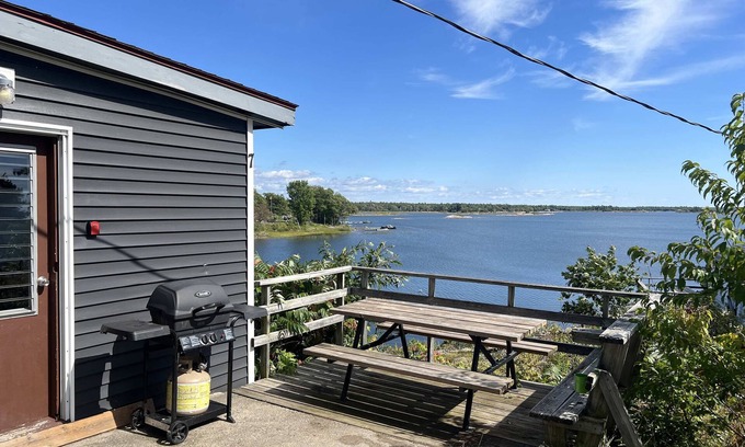 Carling Cabina | 2-bedroom Waterfront Cottage in Georgian Bay - Rockwood #7