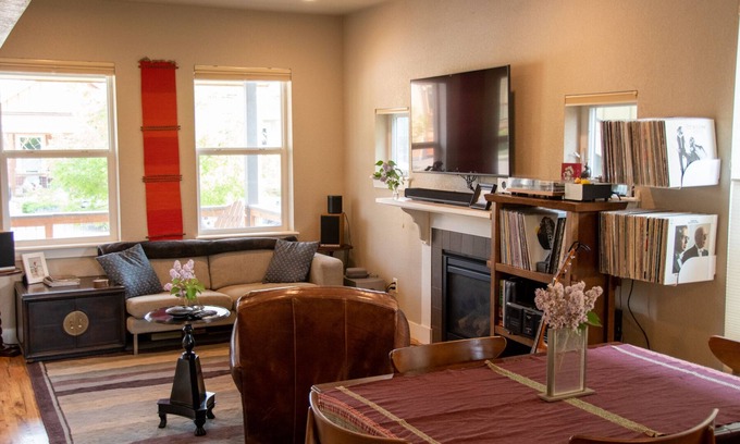 Wonderland Lake Casa | 2 Bedroom with dedicated office space at base of foothills and trails
