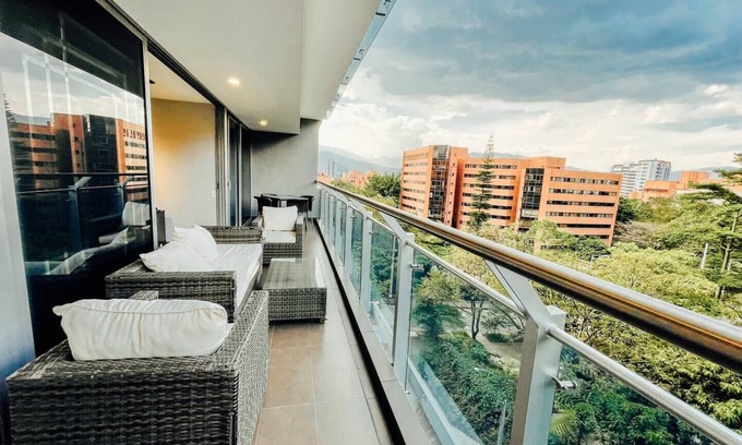 Patio Bonito Apartamento | 2 Bedrooms 2.5 Bathrooms