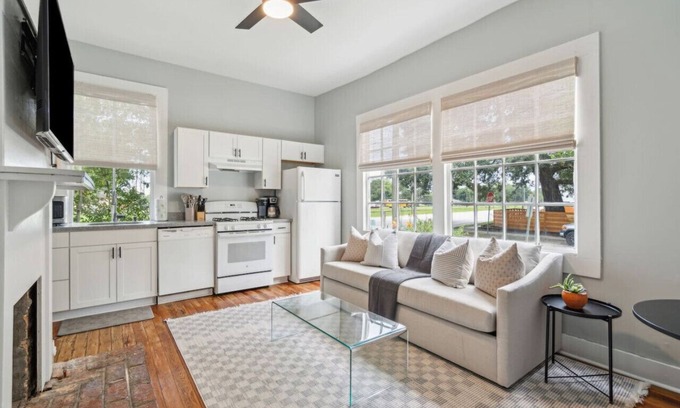 North Charleston Apartamento | 2 Bedrooms - Closet to Park Circle and Downtown!
