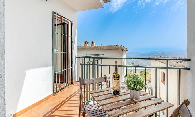 Laroles Casa | Alojamiento de 2 habitaciones en Granada