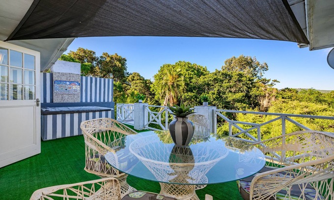 Port Elizabeth Casa | CASA DE BOSQUE TUCKAY LEJOS BAJO LOS ÁRBOLES