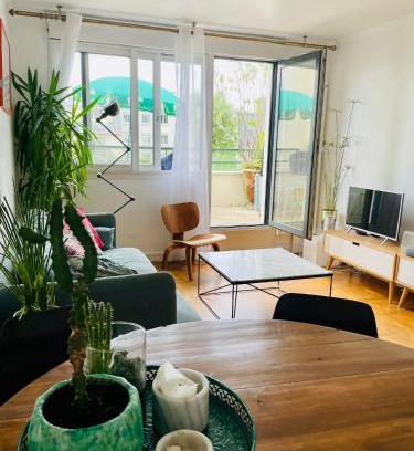Quartier de Becon Apartamento | 2 BEDROOMS & TERRACE with BBQ COURBEVOIE PARIS
