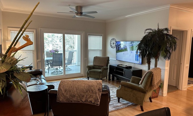 Charleston Condominio | 2 dormitorios con camas de matrimonio y baño privado para ambos.