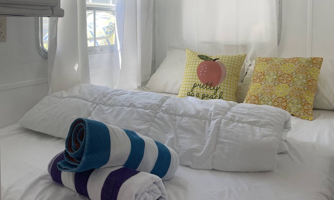 Garden Grove Cabina | Disney dream hideaway 2 beds 1 bath family friendly 10 mins to Disneyland