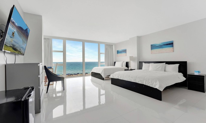 Bermuda Riviera Apartamento | 2 Beds and a beach - Ocean Front