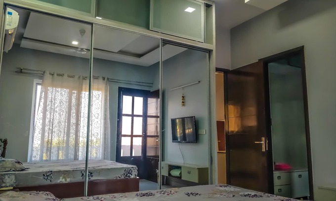 Mohali Casa | 2 BHK Ático con terraza abierta.