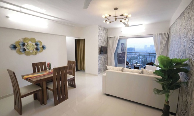 Goregaon East Apartamento | 2 BHK Service Apartment for Family Traveler