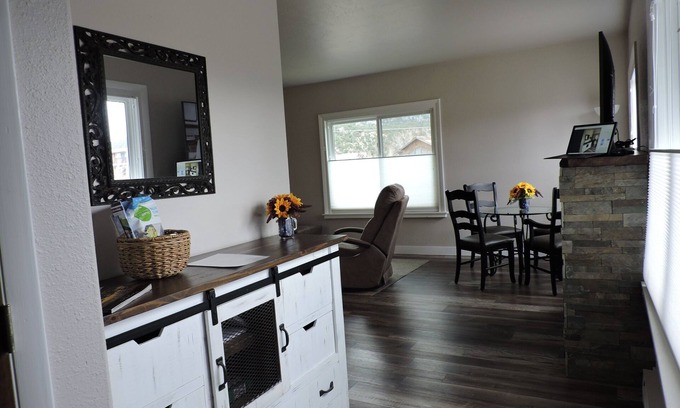 Buena Vista Condominio | 2 bm newly reno condo w/AMAZING Mt. view & 2 blks fr main st /Arkansas River