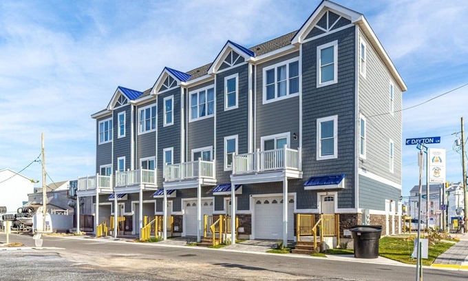 Ocean City Villa | 2 Br / 2 bath townhouse downtown OC by Rt 50 bridge, great location for festivals