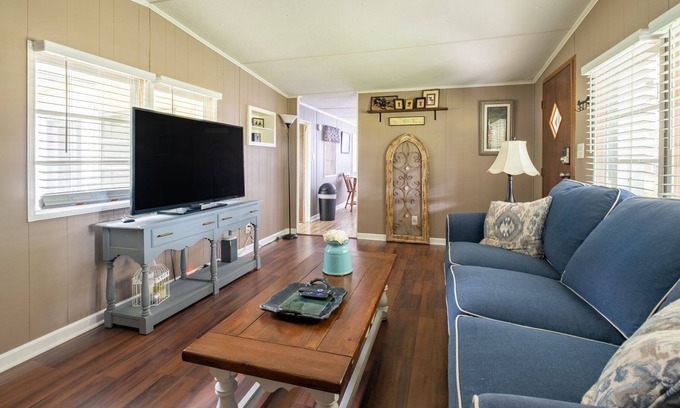 Denton Casa | 2 BR at Charles Mountain Rd