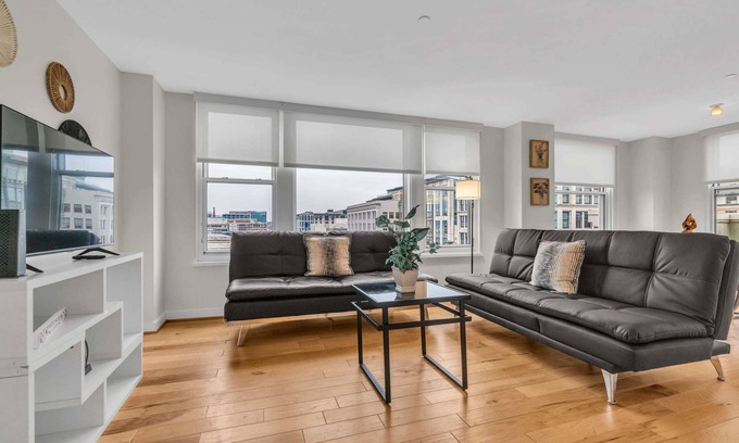 Chinatown Apartamento | 2 BR Fully Furnished Apartment at Penn Quarters - Surrounded by Best Restaurants