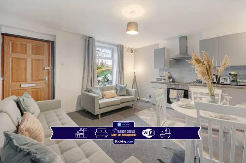 Rossendale Apartamento | 2 BR House By Eason Stays Short Lets & Serviced Accommodation Rossendale With Free Parking