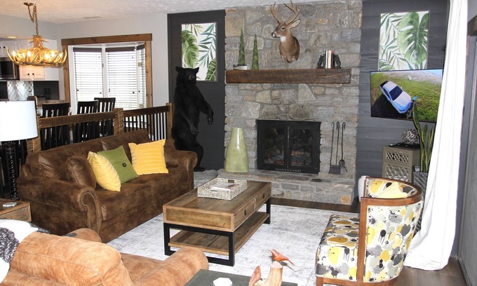 Blowing Rock Condominio | Recientemente renovado en Chetola Resort con todas las comodidades, a pie de Main St Blowing Rock