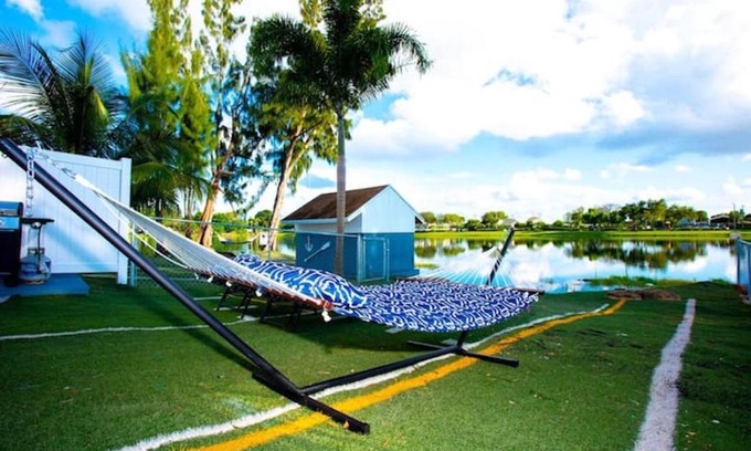 Davie Casa | 2 BR Lakefront Town House Kids Friendly/ Davie lake