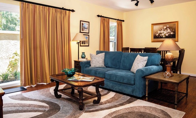 St. Augustine Condominio | 2-BR large private fenced courtyard-close to entrance & pool / hot tub
