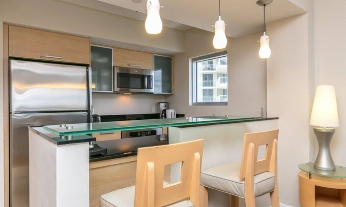 Sunny Isles Beach Apartamento | ¡NUEVO LISTADO! Suite de lujo de 2 dormitorios en Marenas Beach Resort 2508