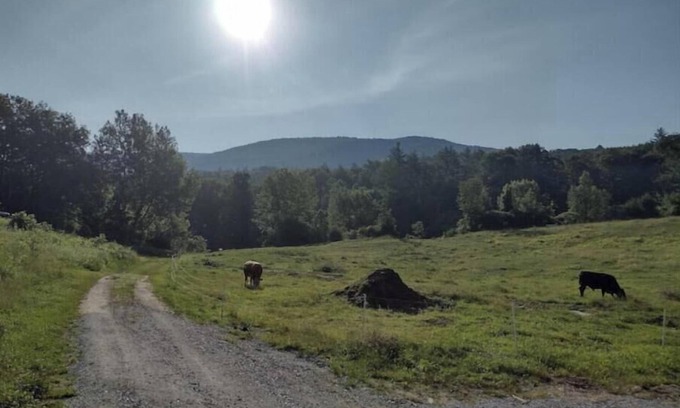 Wallingford Apartamento | 2 BR pets ok, amazing view, swimming hole, fantastic view of Green Mountains