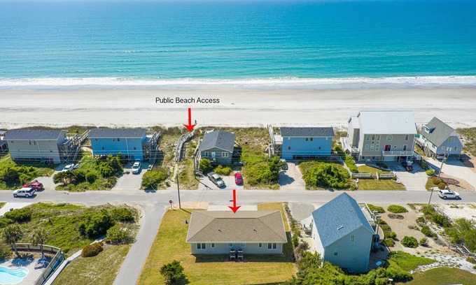 Emerald Isle Casa | 2 BR steps from beach access, dog-friendly NO FEE!