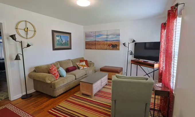 Sugar House Casa | 2 BR Up to date, heart of Sugar House