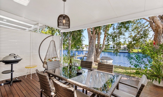Noosaville Apartamento | 2 Brm Waterfront Apartment