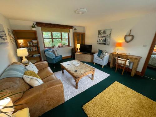 Paul Casa | 2 Bryher Barn