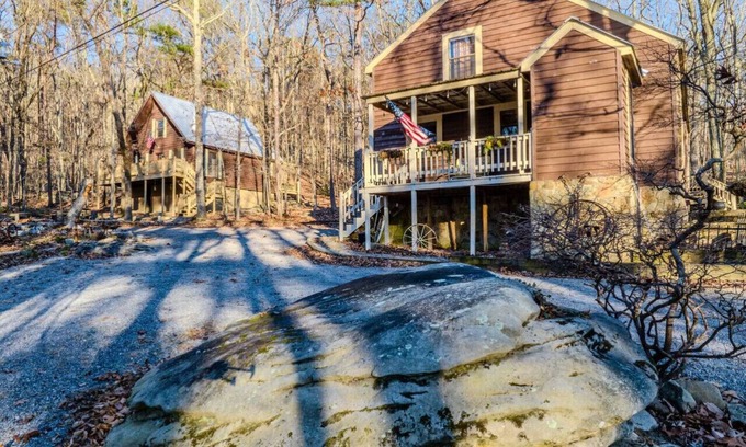 Mentone Casa | 2 Cabins on 3 Acres - Hot Tub, Horse Shoes