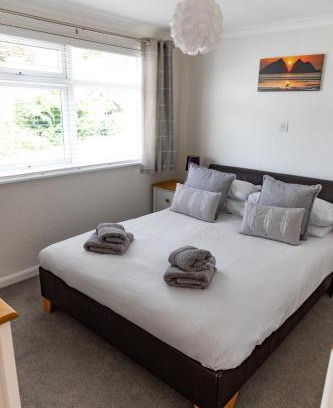 Newquay Apartamento | 2 Chatsworth Riverscape Apartments - Peaceful apartment in great location with free parking overlooking the Gannel just a short walk from Newquays incredible beaches and local amenities