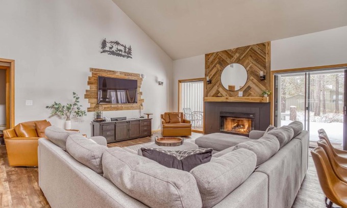 Deer Park Casa | 2 Cinder Lane - Meredith Lodging