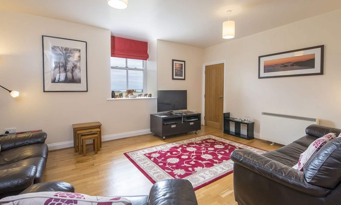 Solva Casa | 2 Coastal View, Holiday Home Llanunwas, Solva, Sleeps 2, 1 bedrooms, bathrooms