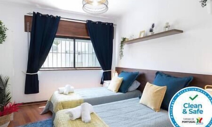 Lapa Apartamento | 2 Comfy Bright Flats w/ Netflix