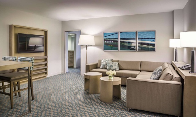 Downtown Jacksonville Hotel | 2 Connecting Suites at a 4⭐️ Hotel