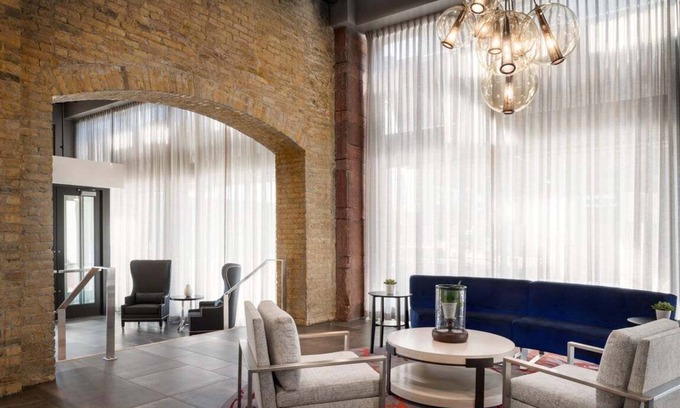 East Town Apartamento | 2 Connecting Suites at a Hotel