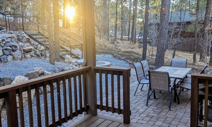 Pinetop Cabaña | 2 Covered decks, patio dining, quiet, tall pines